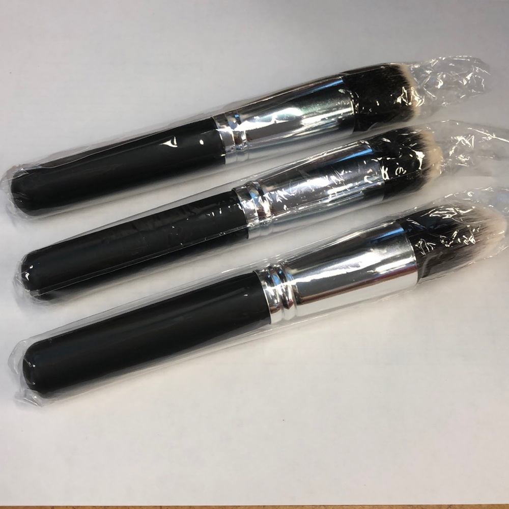 Set of 3 pc black synthetic kabuki brush.Brand new